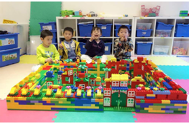 启智乐高邀请您免费体验乐高构建课