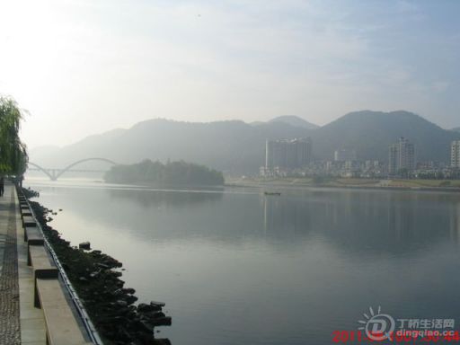 Ƭ 023.jpg